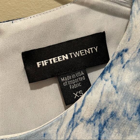 Fifteen Twenty Split Back Layered Tank Top Blue and White Print Size XS - Picture 4 of 8